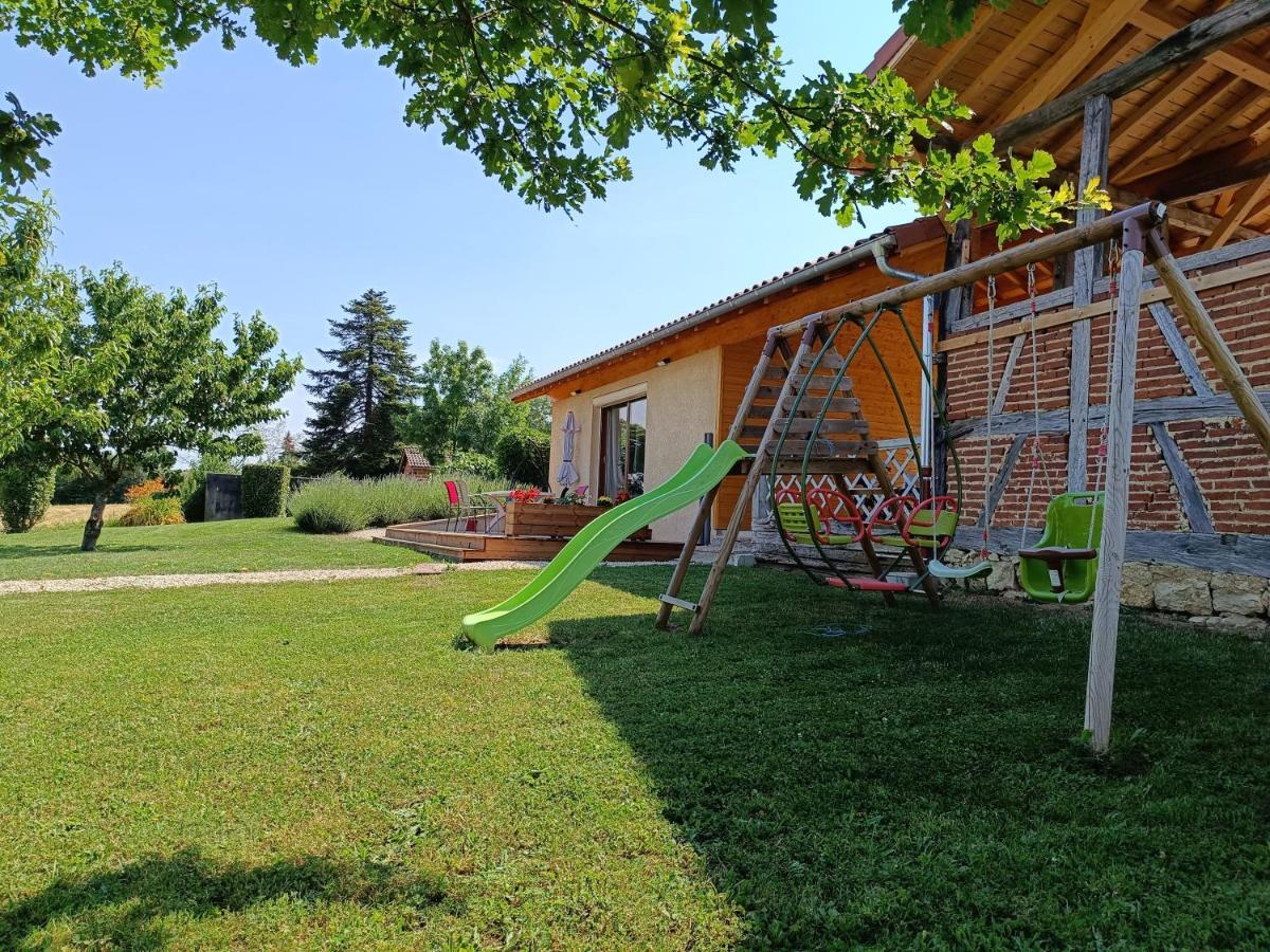 Studio Avec Terrasse Au Calme Jayat Exterior photo